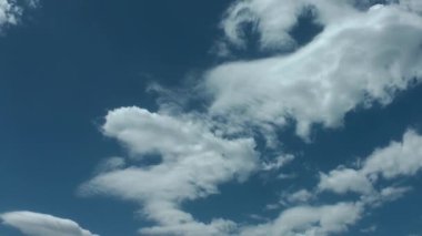 1920 x 1080 25 Fps. çok güzel vahşi mavi gökyüzü ve yağmur bulutları Time Lapse Video.