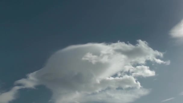 1920X1080 Fps Nubes Muy Bonitas Moviéndose Cielo Azul Limpio Nublado — Vídeos de Stock