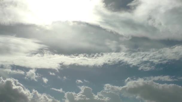 1920X1080 Fps Très Beaux Nuages Déplaçant Dans Ciel Bleu Propre — Video