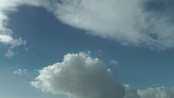 1920 1080 Fps Zeer Mooie Wolken Verplaatsen Blauwe Schoon Bewolkte — Stockvideo