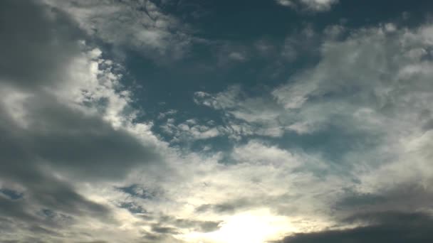 1920X1080 Fps Красивые Облака Движущиеся Голубом Безоблачном Небе — стоковое видео