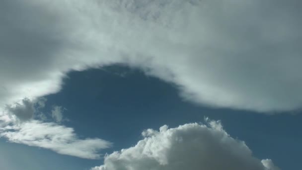 1920X1080 Fps Nubes Muy Bonitas Moviéndose Cielo Azul Limpio Nublado — Vídeos de Stock