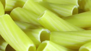 bir tablo Video döndürme 1920 x 1080 25 Fps. çok güzel makarna makarna gıda.