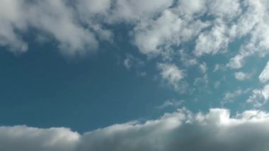 1920 x 1080 25 Fps. çok güzel bulutlarda mavi temiz gökyüzü Time Lapse Video.
