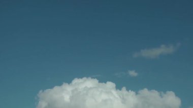 1920 x 1080 25 Fps. çok güzel bulutlarda mavi temiz gökyüzü Time Lapse Video.