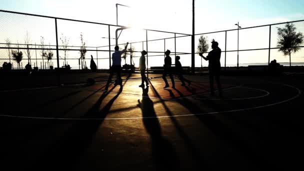 Pessoas Jogando Basquete Parque — Vídeo de Stock