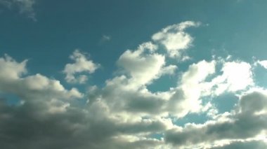 1920 x 1080. temiz mavi gökyüzünde çok güzel bulutlar Time Lapse Video.
