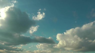 1920 x 1080. temiz mavi gökyüzünde çok güzel bulutlar Time Lapse Video.
