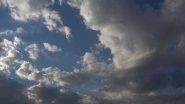 1920 x 1080. temiz mavi gökyüzünde çok güzel bulutlar Time Lapse Video.