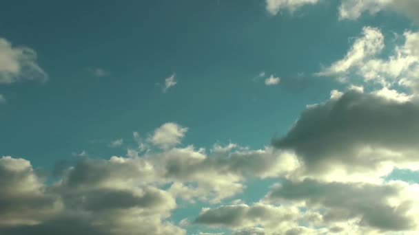 1920 1080 Fps Πολύ Ωραία Σύννεφα Στο Μπλε Του Καθαρού — Αρχείο Βίντεο