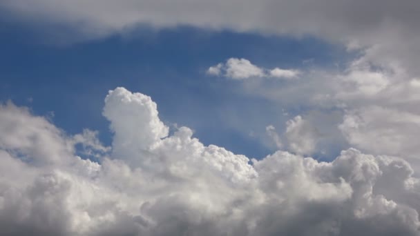 Nubes Muy Bonitas Cielo Azul Clean Time Lapse Video — Vídeo de stock