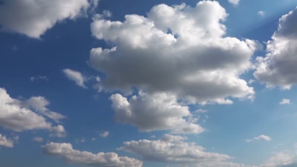 Nubes Muy Bonitas Cielo Azul Clean Time Lapse Video — Vídeo de stock