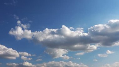 Mavi Temiz Gökyüzü Zaman Atlamalı Video Çok Güzel Bulutlar.