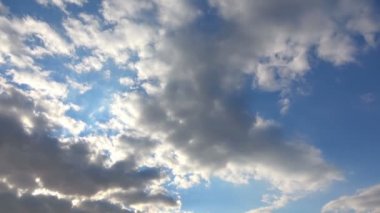 Mavi Temiz Gökyüzü Zaman Atlamalı Video Çok Güzel Bulutlar.