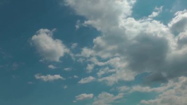 Mavi Temiz Gökyüzü Zaman Atlamalı Video Çok Güzel Bulutlar.