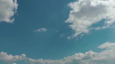 Mavi Temiz Gökyüzü Zaman Atlamalı Video Çok Güzel Bulutlar.