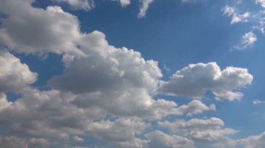 Mavi Temiz Gökyüzü Zaman Atlamalı Video Çok Güzel Bulutlar.
