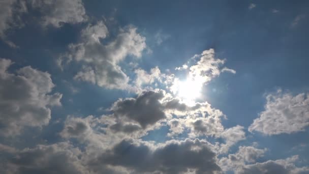 Primo Piano Nuvole Cumulo Sullo Sfondo Cielo Azzurro Chiaro — Video Stock