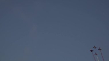 Türk Hava Kuvvetleri akrobasi ekipleri gökyüzünde zorlu hava gösterileri gerçekleå ti.