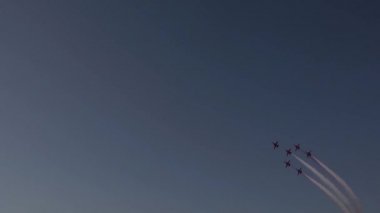 Türk Hava Kuvvetleri akrobasi ekipleri gökyüzünde zorlu hava gösterileri gerçekleå ti.