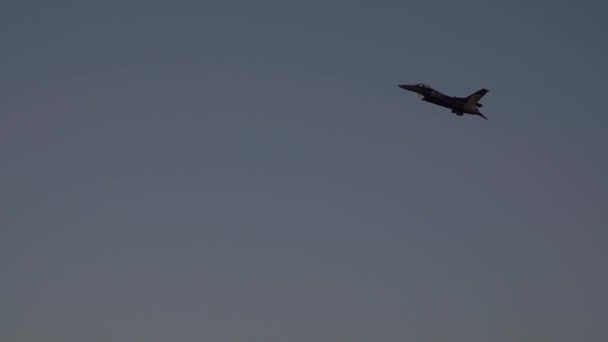 Equipos Aerobáticos Fuerza Aérea Turca Realizan Desafiantes Espectáculos Aéreos Cielo — Vídeo de stock