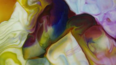 Renkli Kaos Mürekkebi Sıvı Türbülans Hareketinde Yayıldı 