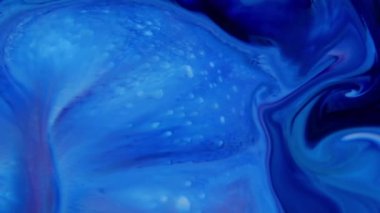 Renkli Kaos Mürekkebi Sıvı Türbülans Hareketinde Yayıldı 