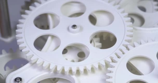 Close Old White Color Gears Mechanizm Obracanie Wideo — Wideo stockowe