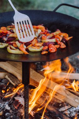 Açık kavurma sebze.