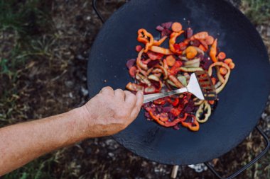 Açık kavurma sebze.