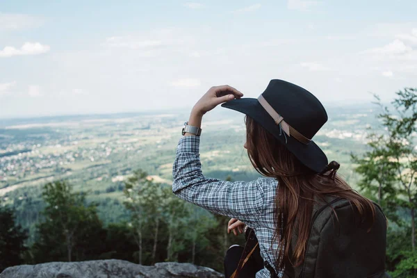 Woman Traveler Enjoying Nature Top Mountain Concept Adventure Active Vacations — Stock Photo, Image