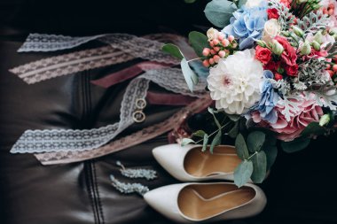 Buket ve aksesuarları, gelin. Düğün detayları. Düğün Aksesuarları.  