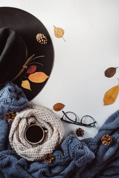 Flat Lay View Autumn Leaves Tartan Textured Blue Sweater White — Stock Photo, Image