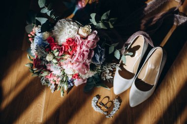 Buket ve aksesuarları, gelin. Düğün detayları. Düğün Aksesuarları.