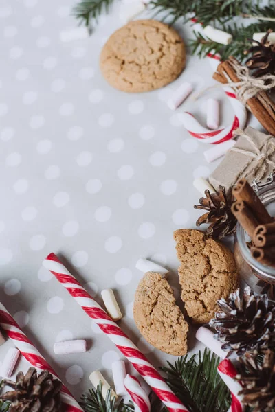 Fond Noël Avec Décoration Festive Sur Fond Blanc Flat Lay — Photo