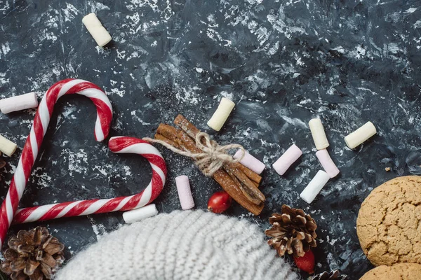 Noel Şenlikli Dekorasyon Şeker Koyu Arka Plan Üzerinde Arka Plan — Stok fotoğraf