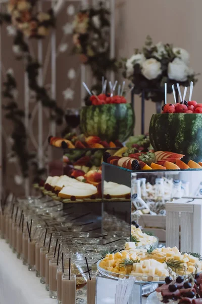 Fresh fruits on the buffet table