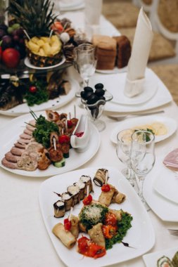 Düğün ya da diğer Festival tablo farklı yemekler ile