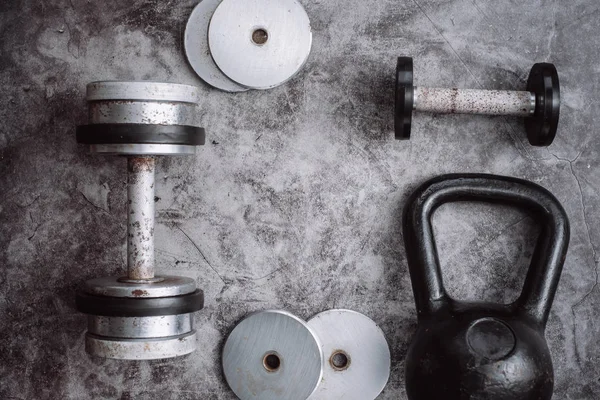 Fitness Veya Vücut Geliştirme Kavramı Arka Plan Eski Demir Dumbell — Stok fotoğraf