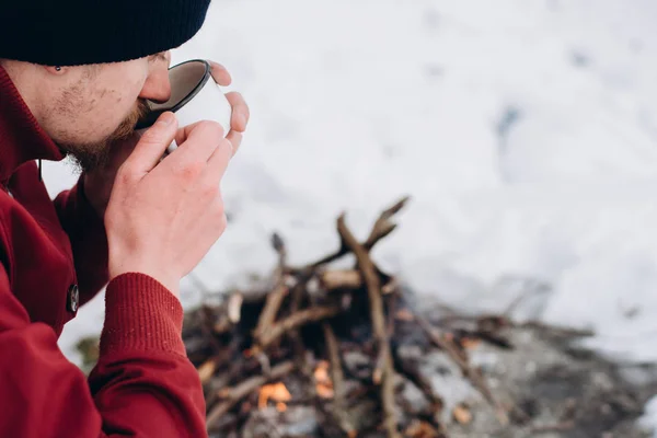 Bearded Man Drinks Coffee Camp Fire Winter Time Concept Adventure — Stock Photo, Image