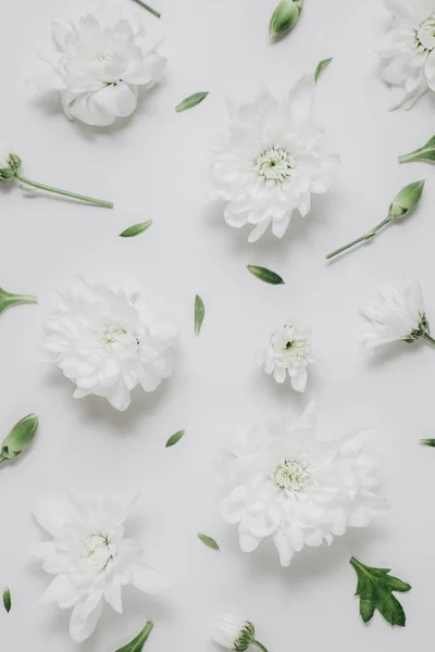 Prachtig Bloemmotief Gemaakt Van Witte Bloemen Groene Bladeren Takken Witte — Stockfoto