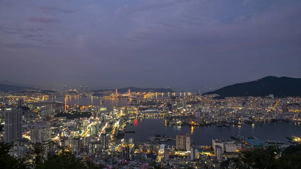 Busan - Cityscape ve gece görünümü 