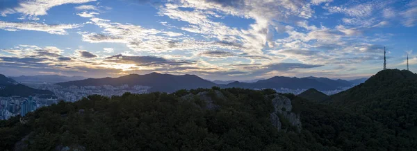 山に夕日 — ストック写真