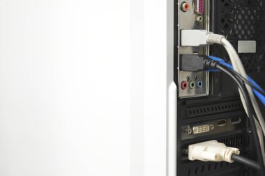 Arka beyaz Cpu ve metin için boş alan ile siyah konnektör .