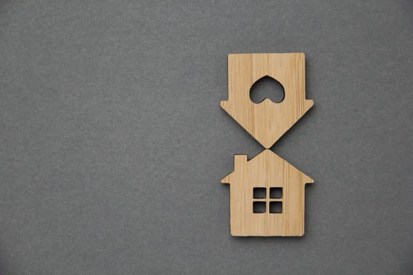 Concepto de inversión inmobiliaria. casa en miniatura — Foto de Stock