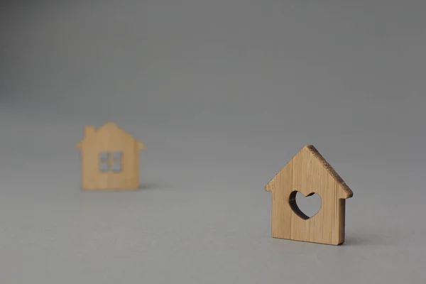 Conceito de investimento imobiliário. casa em miniatura — Fotografia de Stock