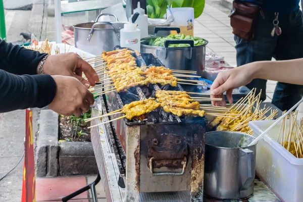 Pincho Más Famoso Parrilla Cerdo Satay Con Palo Bambú Servido — Foto de Stock