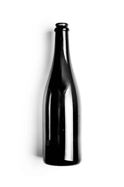 Бутылка вина изолированы на белом фоне — стоковое фото