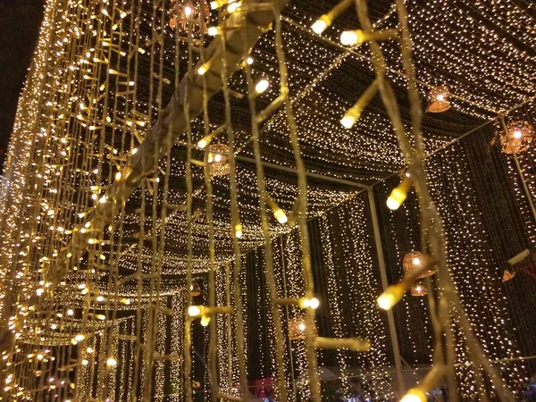 Sarı ışık arka plan tünel