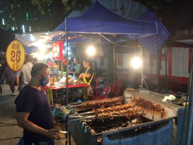 Ayutthaya, Tayland-21 Kasım 2018: Sokak gıda Pazar geceleri, Tay gıda tarzı.